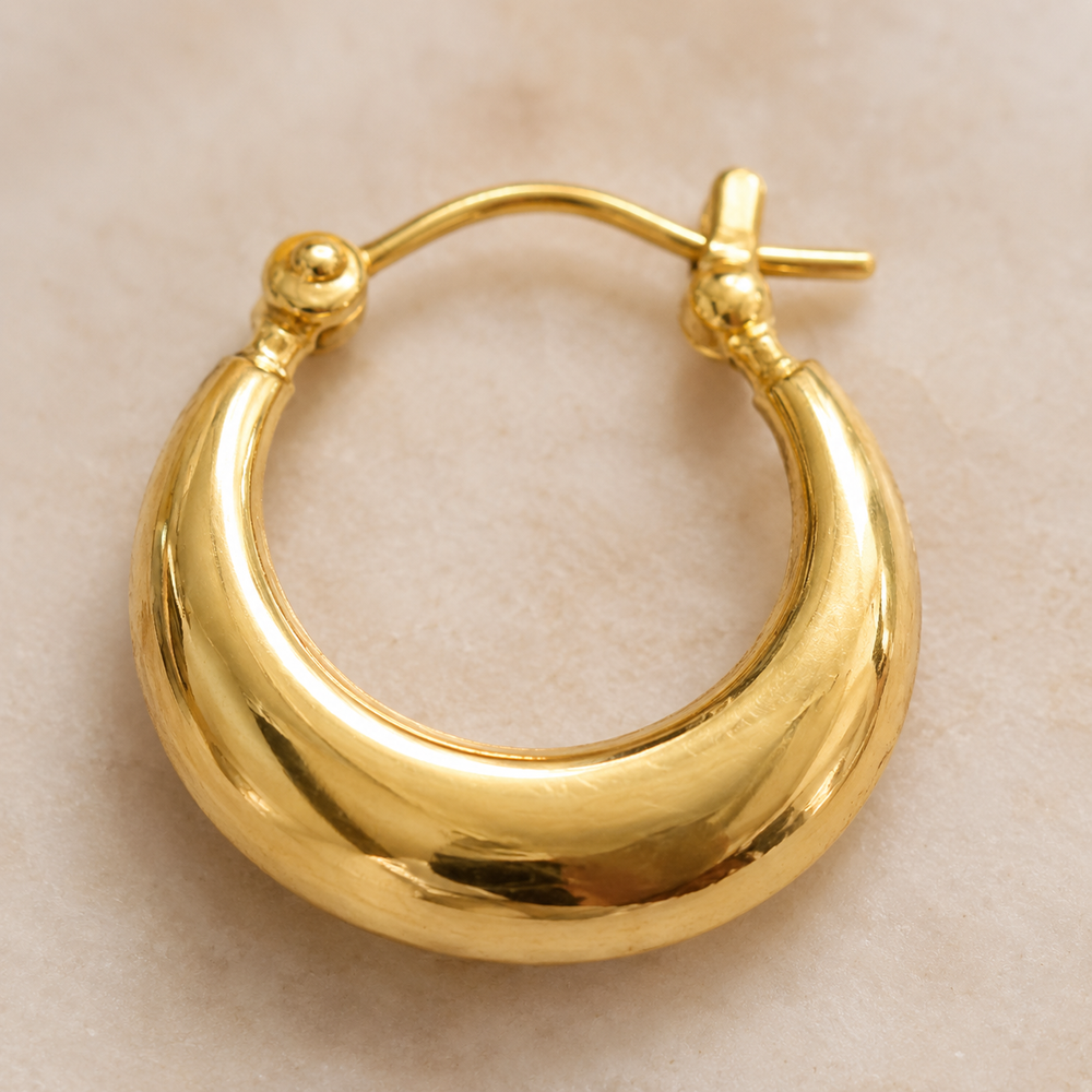 Luna Sculpted Hoop Earrings – 18K Gold-Plated