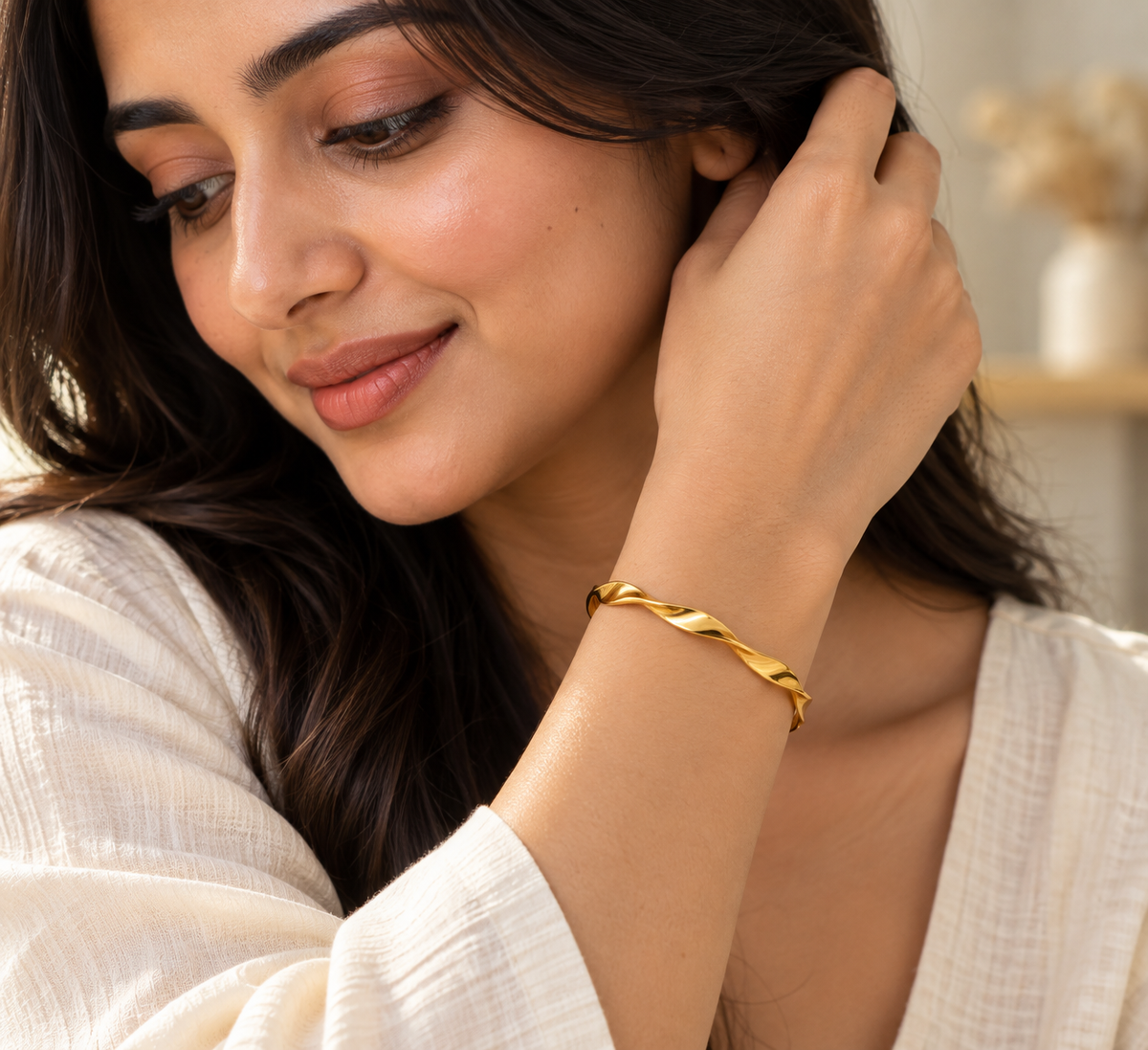 Twisted Wave Bangle – 18K Gold-Plated