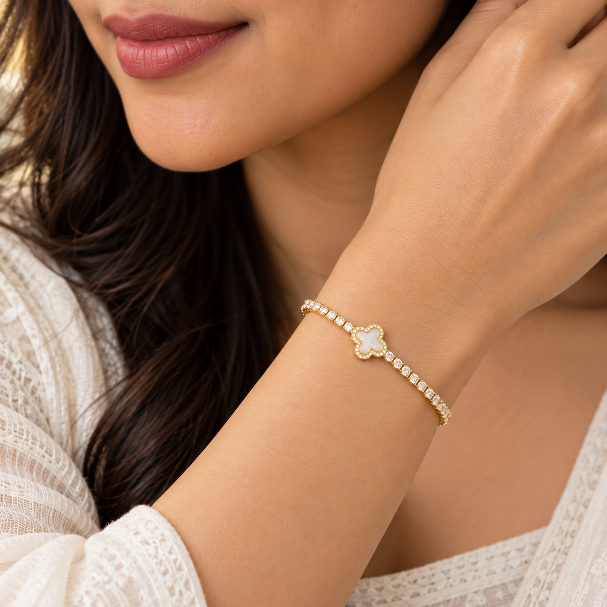 Clover Pearl Bracelet – 18K Gold-Plated