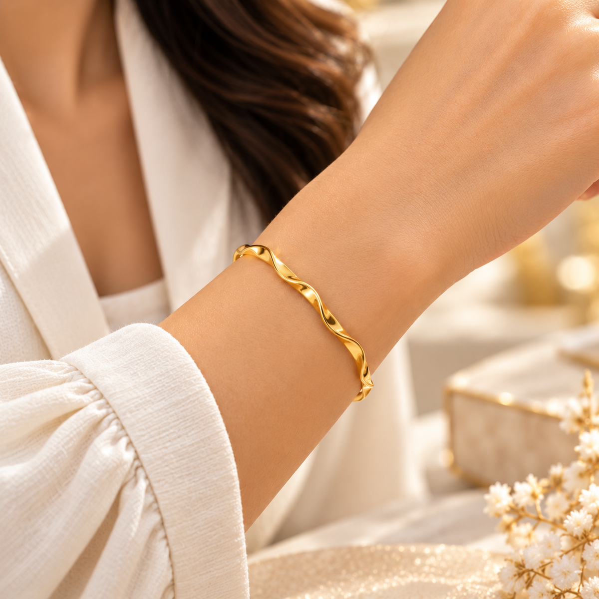 Twisted Wave Bangle – 18K Gold-Plated