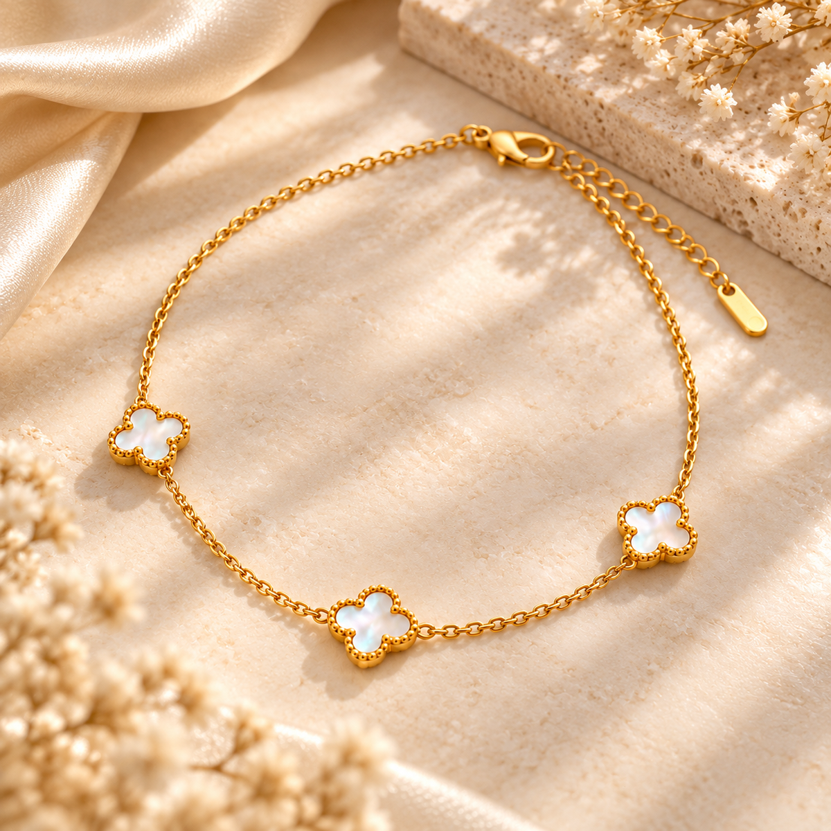 Clover Charm Necklace – 18K Gold-Plated