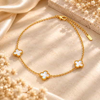 Clover Charm Necklace – 18K Gold-Plated