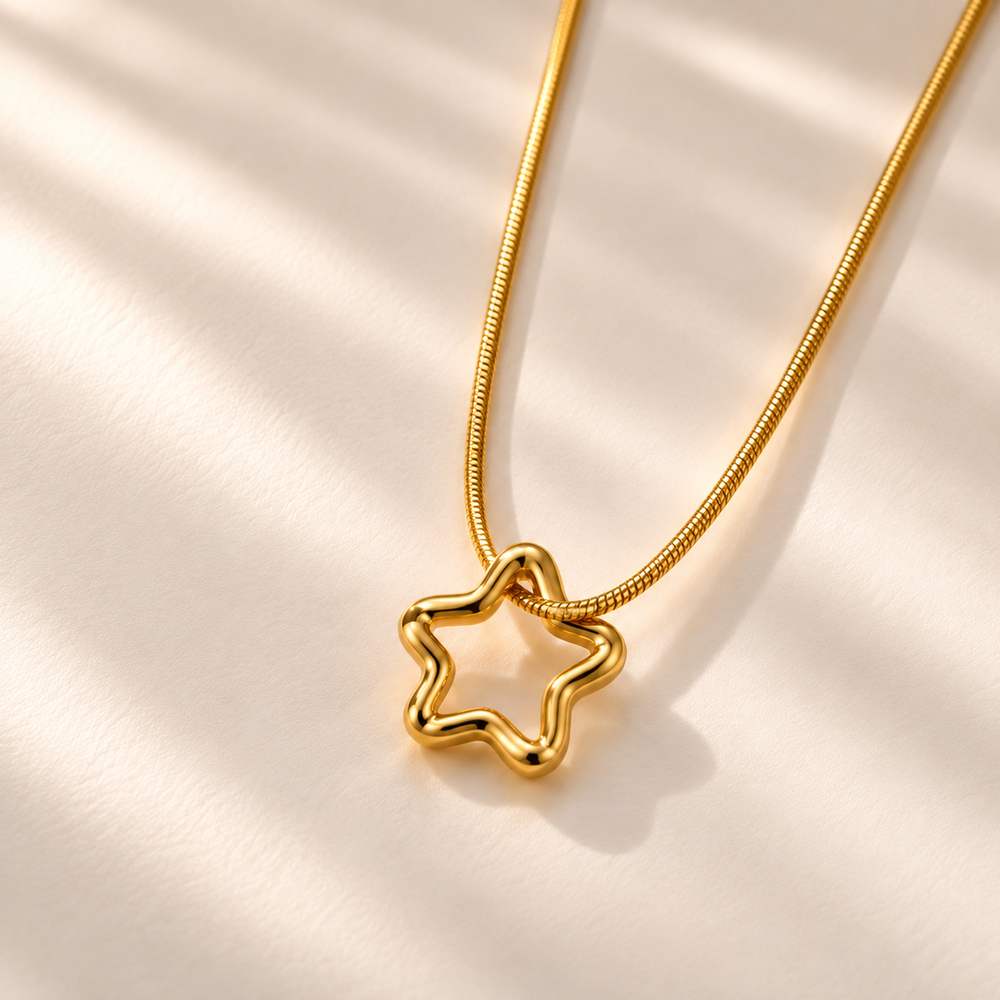 Minimal Star Pendant Necklace – 18K Gold-Plated