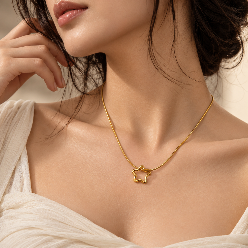 Minimal Star Pendant Necklace – 18K Gold-Plated