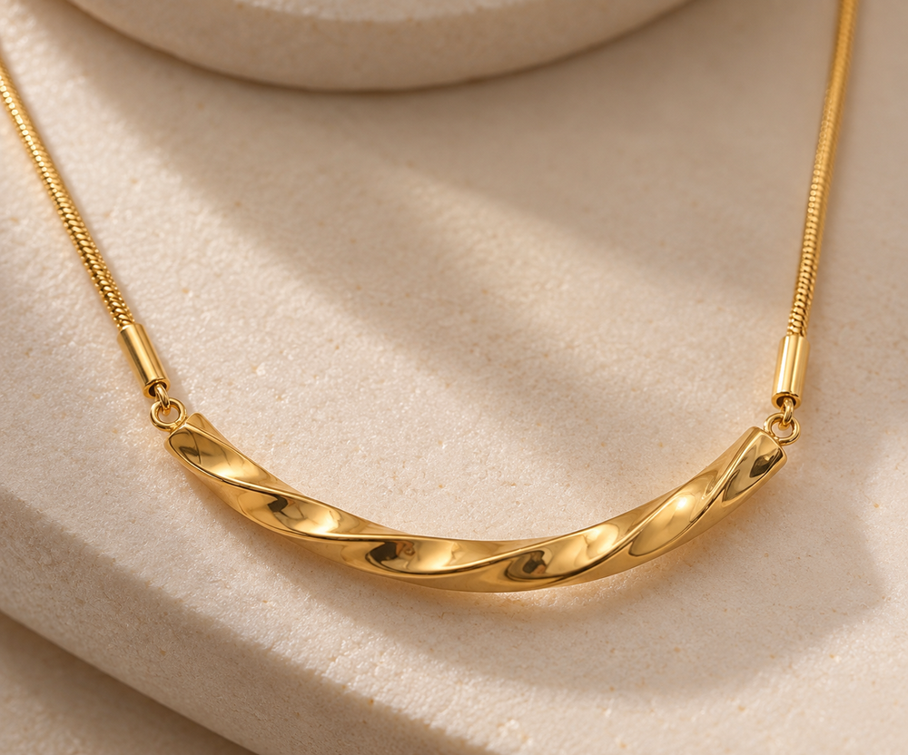 Celeste Sculpted Bar Necklace