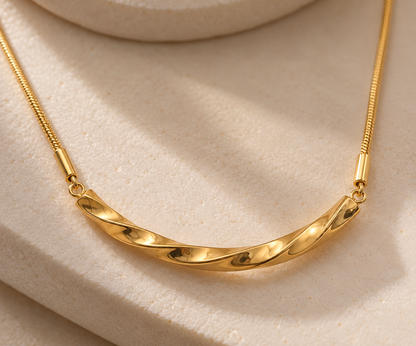 Celeste Sculpted Bar Necklace